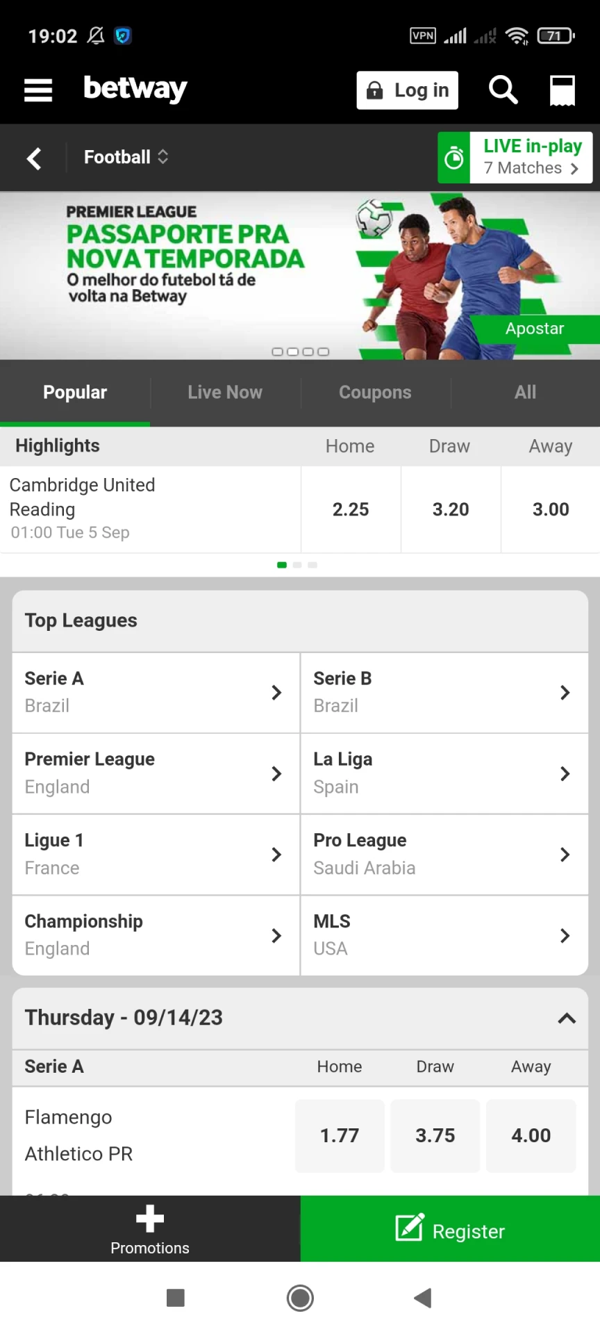 Visite a página de apostas em futebol no aplicativo Betway.